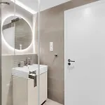 Appartamento Skypark Golden Palace With Parking Bratislava