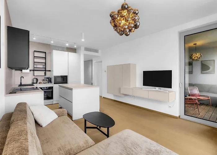 Skypark Golden Palace With Parking דירה