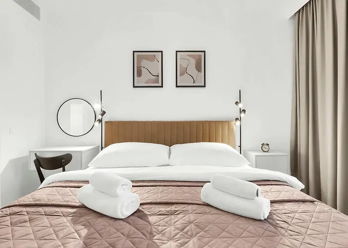 Skypark Golden Palace With Parking Pozsony