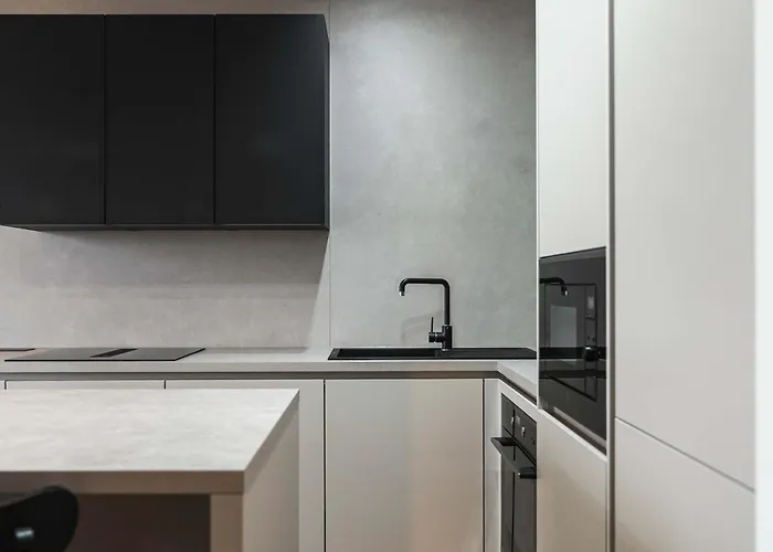 Skypark Golden Palace With Parking Apartment Bratislava