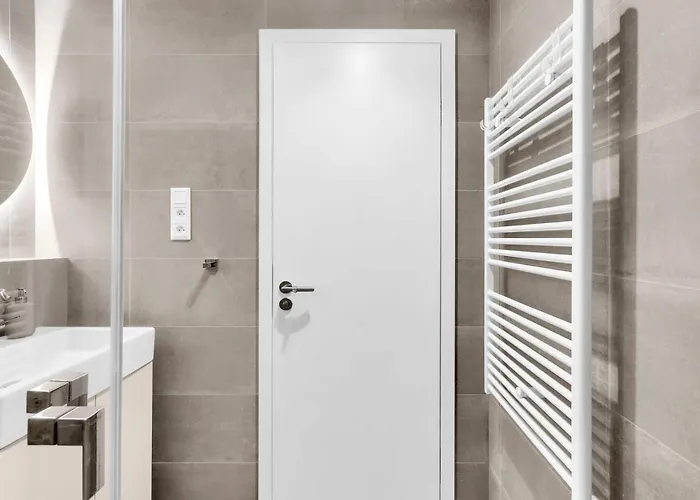 Skypark Golden Palace With Parking * Bratislava